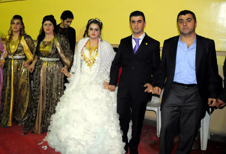 Yüksekova düğünleri(21-22 Kasım 2009) 11
