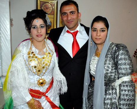 Yüksekova düğünleri(21-22 Kasım 2009) 32