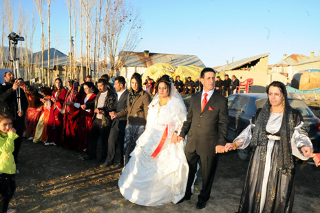 Yüksekova düğünleri(21-22 Kasım 2009) 46