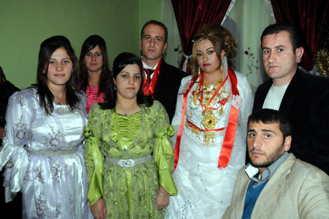Yüksekova düğünleri(21-22 Kasım 2009) 50