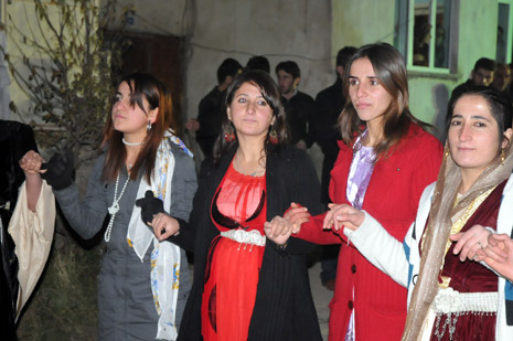 Yüksekova düğünleri(21-22 Kasım 2009) 51