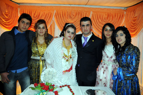 Yüksekova düğünleri(21-22 Kasım 2009) 61