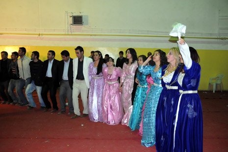 Yüksekova düğünleri(21-22 Kasım 2009) 62