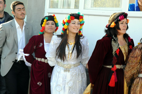Yüksekova düğünleri(21-22 Kasım 2009) 67