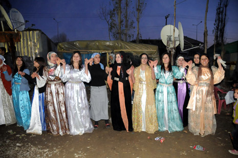 Yüksekova düğünleri(21-22 Kasım 2009) 86