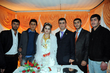 Yüksekova düğünleri(21-22 Kasım 2009) 91