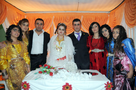 Yüksekova düğünleri(21-22 Kasım 2009) 92