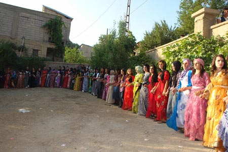Şemdinli'de bir Oruç ailesinin düğününden fotoğraflar 16