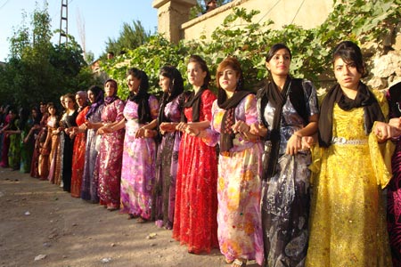 Şemdinli'de bir Oruç ailesinin düğününden fotoğraflar 17