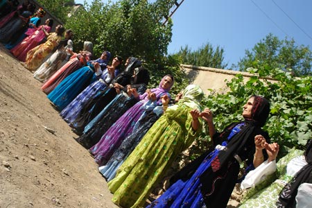 Şemdinli'de bir Oruç ailesinin düğününden fotoğraflar 27