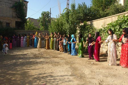 Şemdinli'de bir Oruç ailesinin düğününden fotoğraflar 30