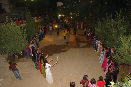 Şemdinli'de bir Oruç ailesinin düğününden fotoğraflar 51