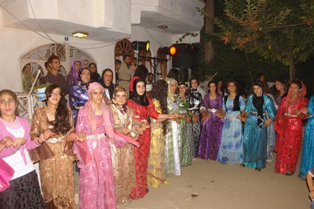 Şemdinli'de bir Oruç ailesinin düğününden fotoğraflar 57