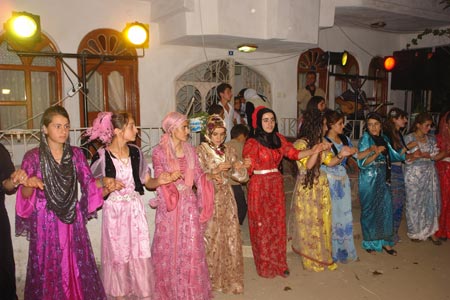 Şemdinli'de bir Oruç ailesinin düğününden fotoğraflar 62