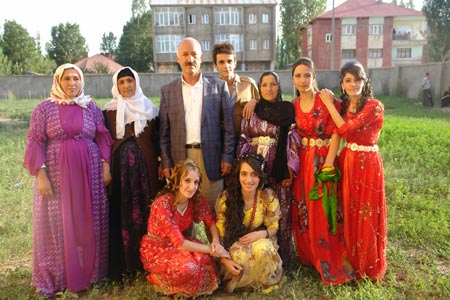 Şemdinli'de bir Oruç ailesinin düğününden fotoğraflar 64