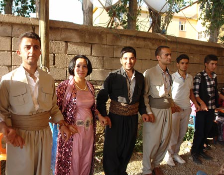 Şemdinli'de bir Oruç ailesinin düğününden fotoğraflar 68