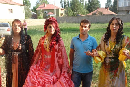 Şemdinli'de bir Oruç ailesinin düğününden fotoğraflar 71