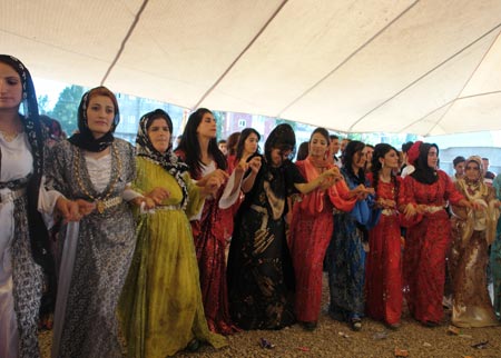 Şemdinli'de bir Oruç ailesinin düğününden fotoğraflar 73