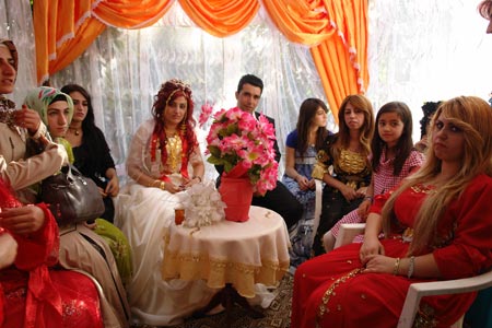 Şemdinli'de bir Oruç ailesinin düğününden fotoğraflar 79