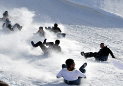 Hakkari Merga Bütan'da kar festivali düzenlendi