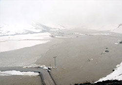 Yüksekova'da sağanak: Nehil suyu taştı
