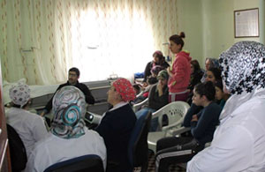 Hakkari'deki bayanlara sağlık eğitimi