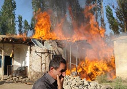 Yüksekova'da bir evde çıkan yangın paniğe neden oldu