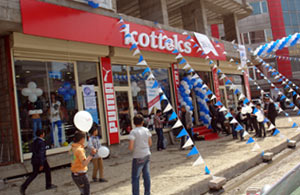 Yüksekova'da Kotteks Alışveriş Merkezi açıldı