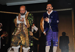 Diyarbakır Büyükşehir Tiyatrosu'nun Kürtçe oyununa yoğun ilgi
