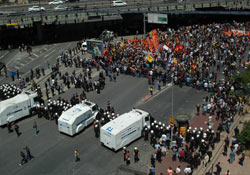 İstanbul’da binler Soma için yürüdü