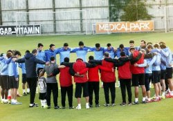 Gaziantepsporlu Futbolculardan Soma İçin Saygı Duruşu