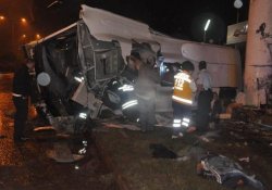 Trafik Kazalarında 8 Kişi Öldü