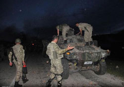 Varto'da asker halk barikatını geçemedi