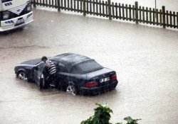 Adana'da Yağmur Sel Oldu