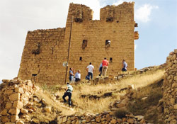 400 yıllık kale onarılmayı bekliyor