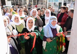 HDP Beytüşşebap'ta yeni binasını açtı