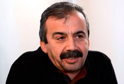 Önder'den Akdoğan'a: Laf yetiştireceğine Dolmabahçe'ye odaklan