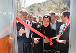 Şemdinli'de halı yıkama fabrikası açıldı