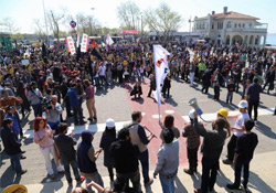 Kadıköy'de nükleer karşıtı yürüyüş