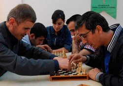 Engelliler için domino ve satranç turnuvası düzenlendi