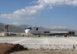 Ulaştırma Bakanı Bilgin Yüksekova Havaalanı'nı inceledi