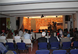 Şemdinli'de tiyatro gösterisi