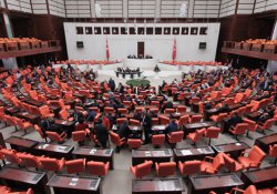 Mecliste Cizre'nin sesi kısıldı, HDP'li vekile dağın yolu gösterildi