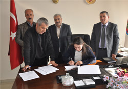 Yüksekova Belediyesi'nde TİS imzalandı