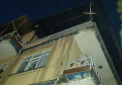 Dinar'da çatı katı yangını korkuttu