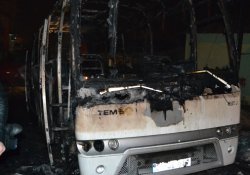 Hakkari İl Özel İdaresi'ne ait otobüs ateşe verildi