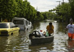 Latin Amerika'da sel: 150 bin kişi tahliye edildi