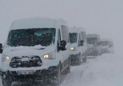 Yüksekova'da kar yağışı sürüyor! Birçok yol ulaşıma kapandı