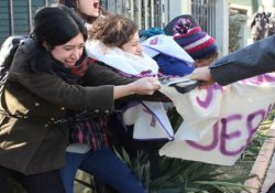 Diyanet’i protesto eden kadınlar gözaltına alındı