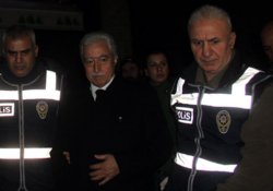 Adana'da 'paralel yapı' operasyonu: 30 gözaltı